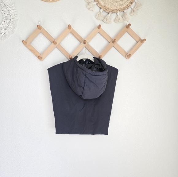 COS Reversible Hooded Zip-Up Bib In Black Unisex Size Onesize NWT - Picture 7 of 12